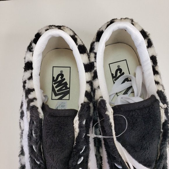 Vans Old Skool (Sherpa) Checker Black Faux Fur Shoes Women's Size 9.5 - Picture 8 of 10